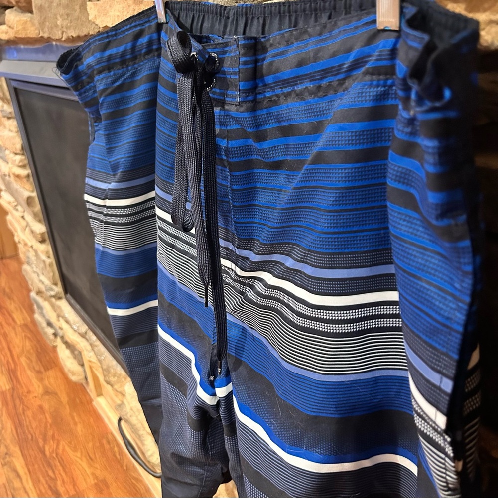 OP Blue‎ Striped Men's swim Shorts. men’s size 3 XL.